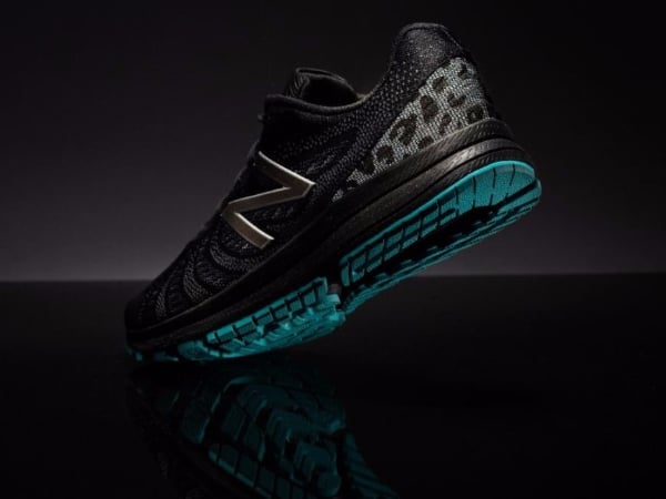 為速度而生，FuelCore極速動能家族跑季新裝 New Balance Reflective Pack反光系列 夜行探索 夜鷹風馳、黑豹飆速，喚醒狂放野奔靈魂！
