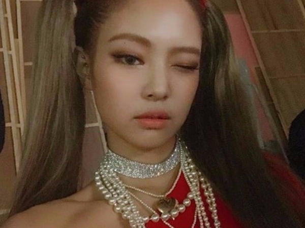 造型千變萬化! BLACKPINK成員Jennie 《最新穿搭》走到哪都有「它」!