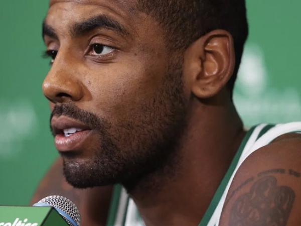 地球是平的？Kyrie Irving 承認自己只是在開玩笑
