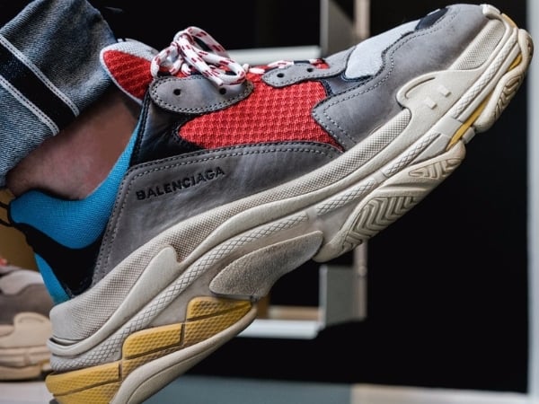 近賞 Balenciaga Triple S 復古運動鞋