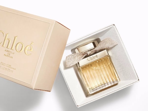 女人摯愛品牌 Chloé 全新推出「十周年紀念版女性淡香」！網友：那個裸色有點太罪惡...