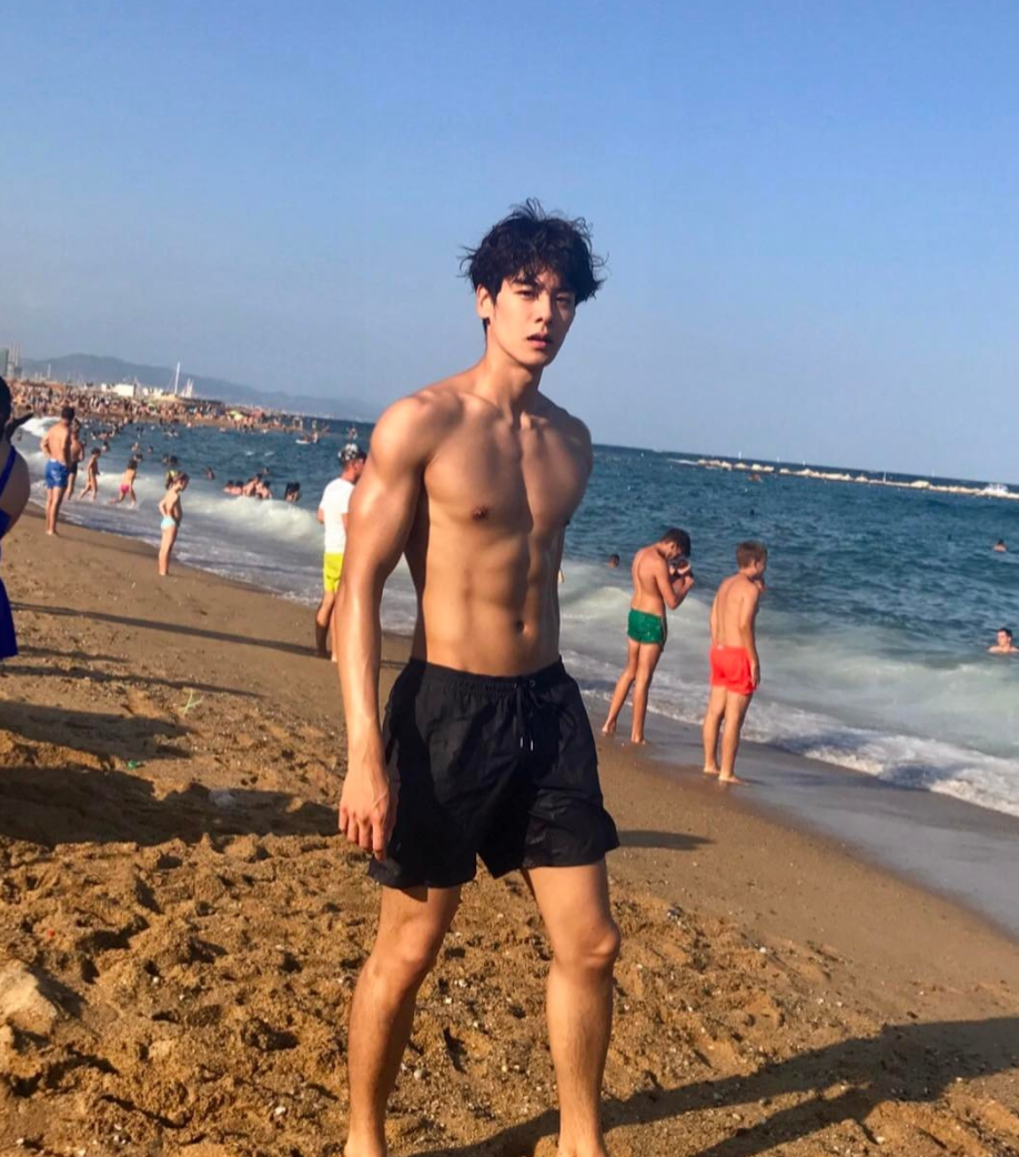 老師好帥！韓國天菜家教變成時尚模特兒 粉絲直呼「完美男友」！