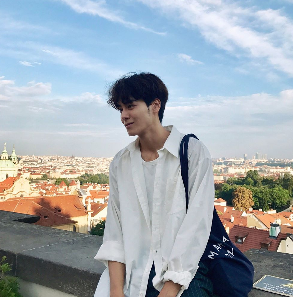 老師好帥！韓國天菜家教變成時尚模特兒 粉絲直呼「完美男友」！