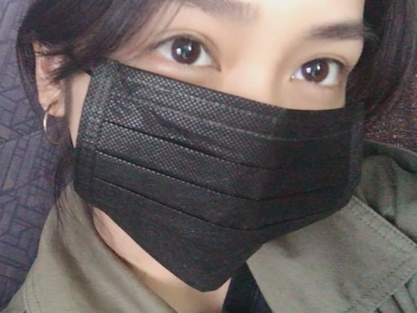 為什麼明星都這麼瘋口罩時尚？原來不論男女戴上口罩顏值瞬間+30%！