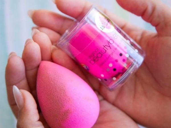 才踏入 10 月，就連 Beautyblender 也換上新裝！是秋冬必備的顏色！