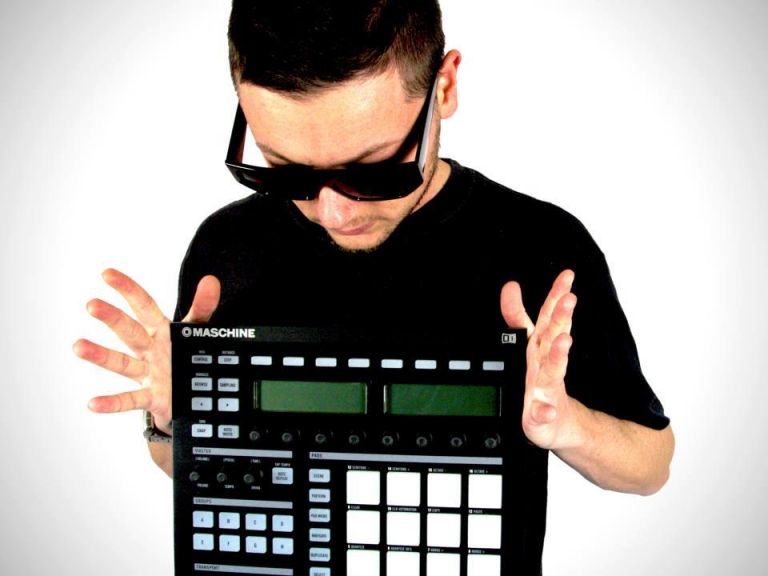 人人都能當 DJ？想駕馭最潮「音樂玩具」，你必須擁有最靈活的手指！