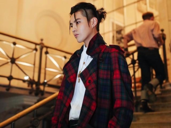 這個秋冬潮什麼？就看吳亦凡「翻轉英倫風」，經典氣質格紋也能變雅痞壞男