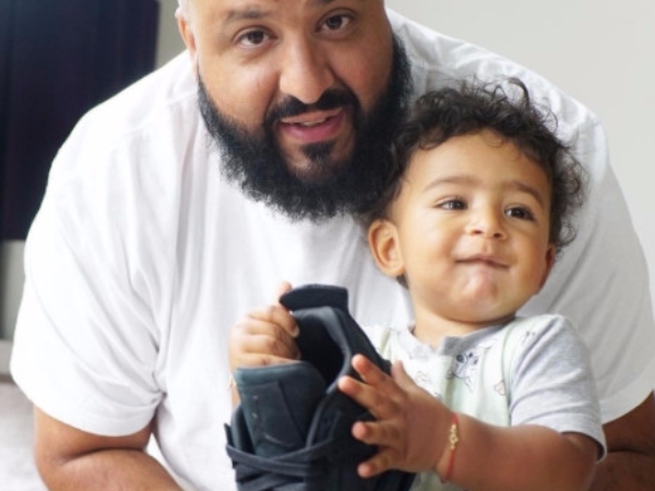 DJ Khaled IG 曬娃同時桌上那桌潮物可是「嚇瘋」一堆潮人啊！