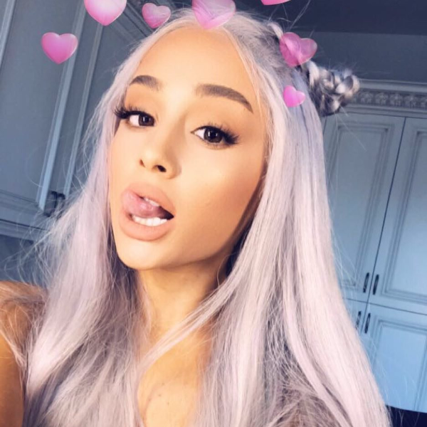 迷妹都想模仿！亞莉安娜染了全銀新髮色　超美浪漫長髮迷倒粉絲！