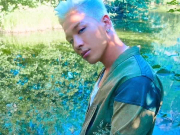 太陽《Eyes, Nose, Lips》MV 點擊破億　10 首紀錄成南韓歌手第一人！