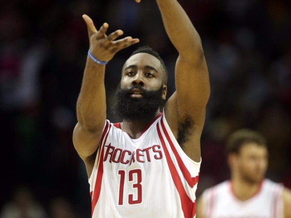 James Harden 挑戰《美國好聲音》?高歌炫技彈吉他樣樣來 震驚全場!