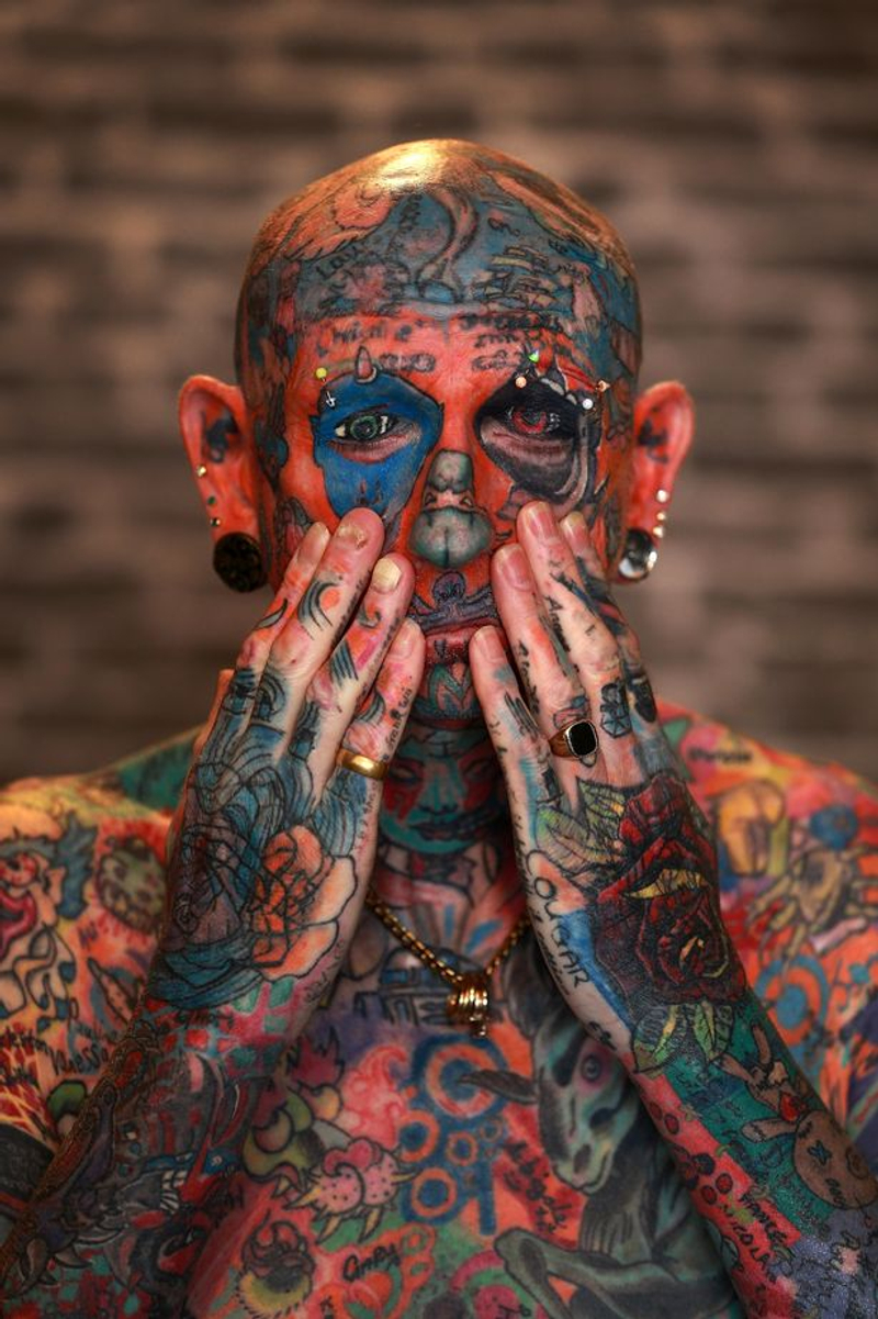 這名 刺青上癮者 花費約60 萬將全身紋滿圖案背後還有這一段故事 Juksy 街星