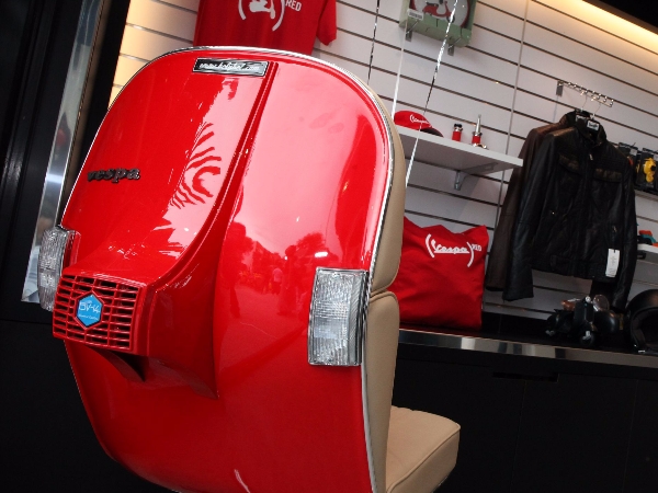 Vespa 全新S 125 i-get 及 GTS 300ie 車系 於高雄北區 Motoplex 旗艦中心正式亮相