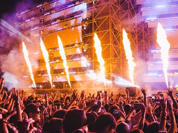心臟被搶拍！Ultra 2017 最震的不是 Martin Garrix，是 Sony EXTRA BASS 重低音無線藍牙喇叭啊！