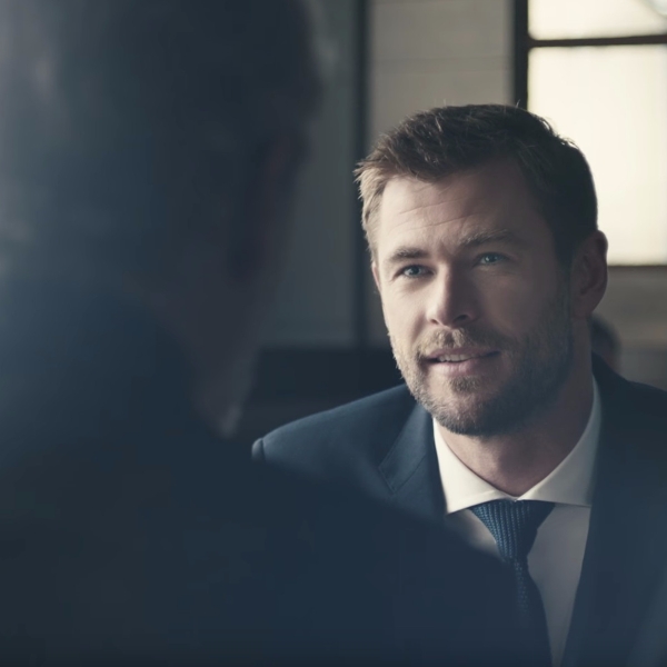 「雷神索爾」克里斯漢斯沃代言 HUGO BOSS，代言男香廣告再被重溫！