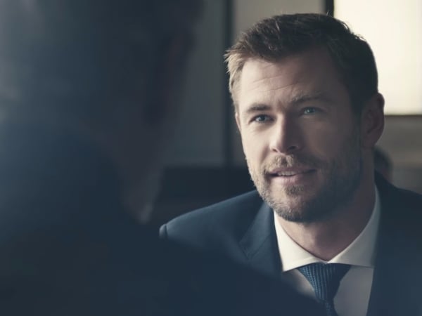 「雷神索爾」克里斯漢斯沃代言 HUGO BOSS，代言男香廣告再被重溫！