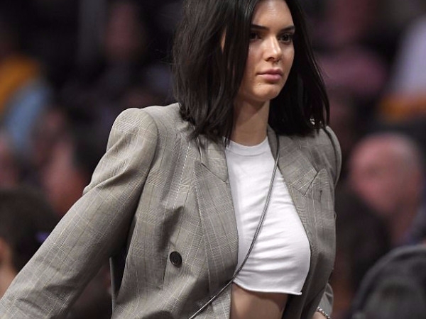 準女友架式？Kendall Jenner 親自去看幹藍哥比賽　快艇一哥更加活躍！
