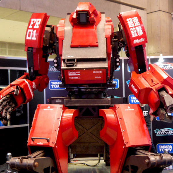 「巨型機器人」戰鬥時代來臨！超熱血影片媲美《環太平洋》