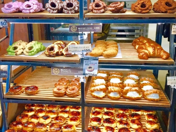太夢幻！日本店家推出「500 円甜甜圈吃到飽」　不怕你吃撐只怕肥死！