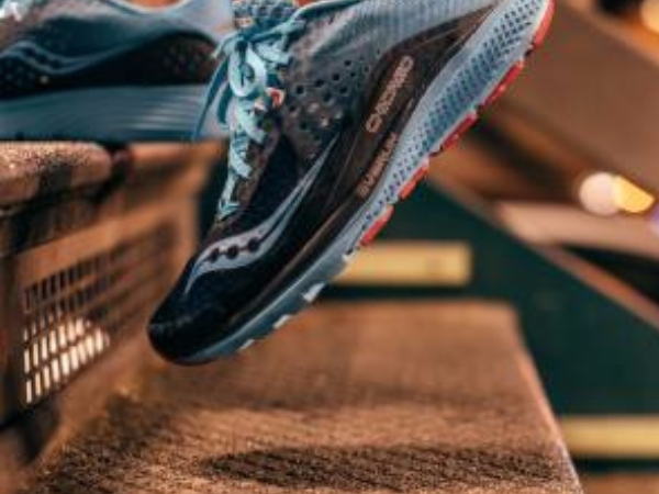 Saucony芝加哥馬拉松聯名款跑鞋 跑者怎能錯過！