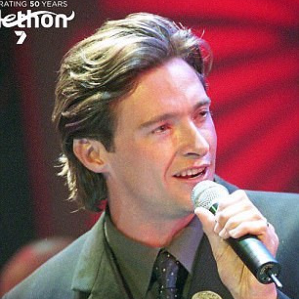 他以前也是美男子！休傑克曼 20 年前照片曝光　優雅波浪髮型迷死人！