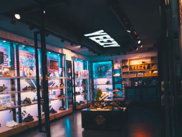 溫州「必逛」？帶你走進「全球首間 YEEZY 專賣店」朝聖一下！