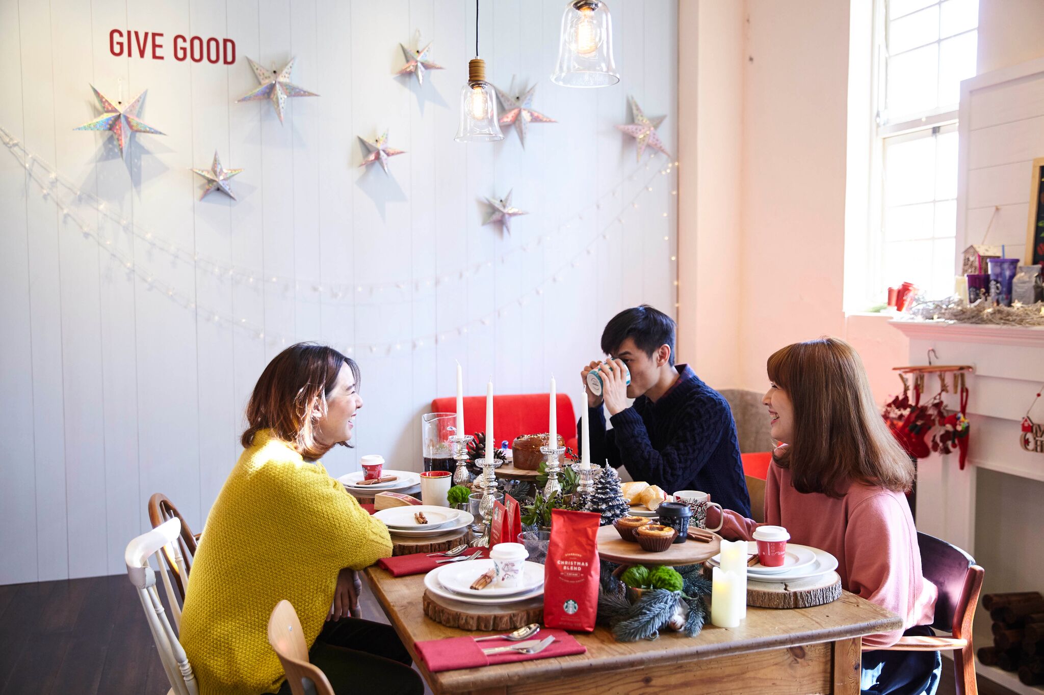11 月最火打卡景點就它!全球獨有「Starbucks At home」帶你進入耶誕溫馨氣息!