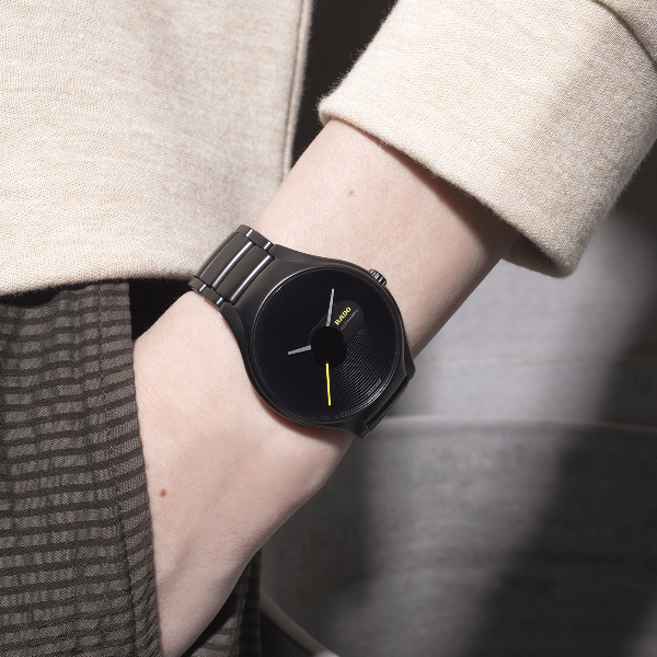 瑞士雷達表攜手跨界全球知名設計師打造限量腕錶 六只新作凝聚真我本色 玩味材質與設計的無限可能