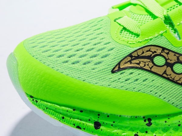 跑亮你的世界－SAUCONY 精心打造上海馬拉松聯名款 FREEDOM ISO