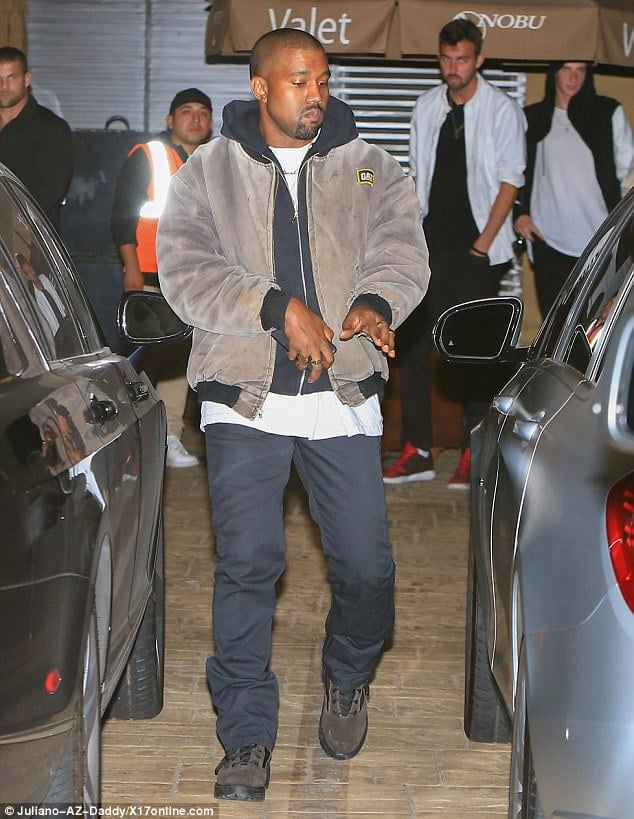 肯伊威斯特出門曬鞋，全新配色的 Yeezy Runner 亮相！