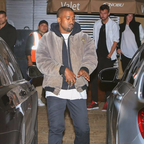 肯伊威斯特出門曬鞋，全新配色的 Yeezy Runner 亮相！