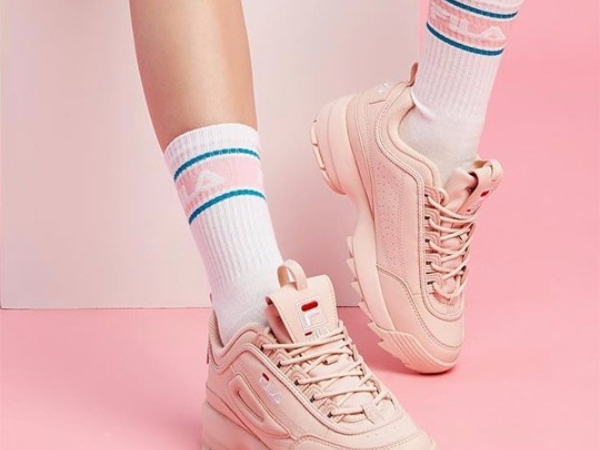 還在嫌大熱的機能性 Dad Sneakers 老套?看完 FILA 新推出這雙,或者你會改變主意!