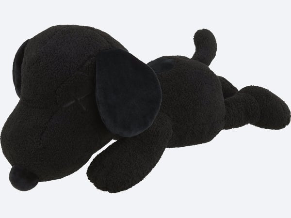 UNIQLO KAWS X PEANUTS UT聯名系列 黑色特別版 酷潮回歸 當代藝術大師KAWS與大家最愛的史努比再度攜手  擷取紐約都會文化為靈感 黑色版本強勢登場