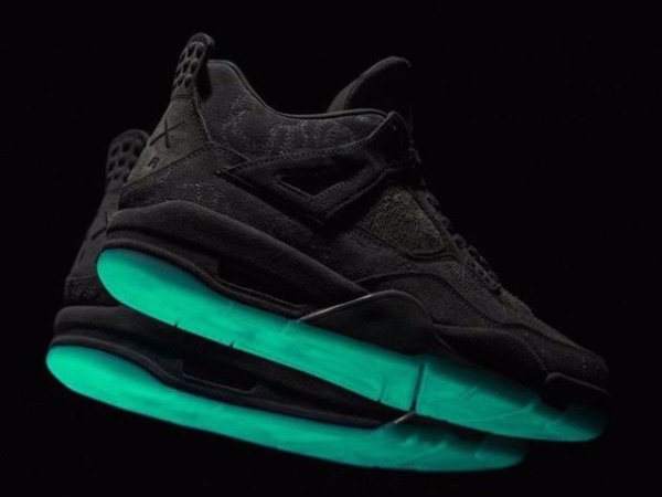 陳冠希、Drake 都搶先入手啦！KAWS x Air Jordan 4 「霸氣黑」將在本月販售