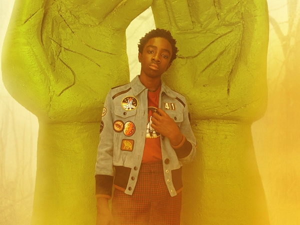路卡斯轉大人？《怪奇物語》Caleb McLaughlin 為《 Schon 》拍攝一系列時尚照片！