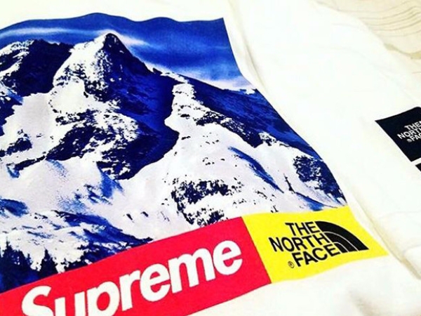 今年合作沒有極限？Supreme x The North Face 最新聯名「雪山圖」短 T 搶先曝光！