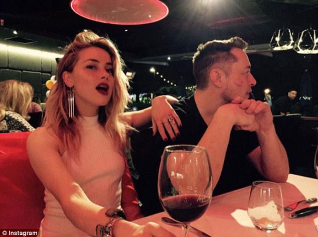 世界富豪也情傷!「特斯拉 CEO」伊隆馬斯克被 Amber Heard 拋棄直言:「一個人睡寂寞到崩潰!」