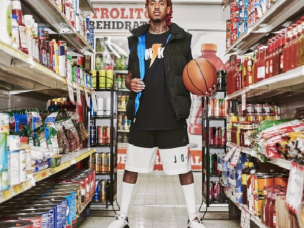 JORDAN品牌與GATORADE合作推出“LIKE MIKE”系列