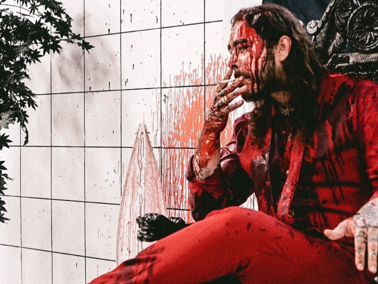 接近瘋狂的境界？Post Malone 和 21 Savage 合作〈 rockstar 〉mv 釋出！