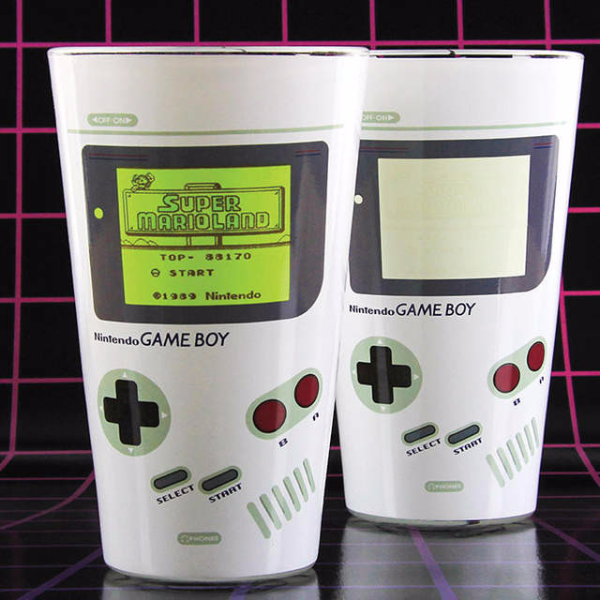 每個男人都忍不住把它倒滿滿的 《任天堂 Game Boy 變色水杯》