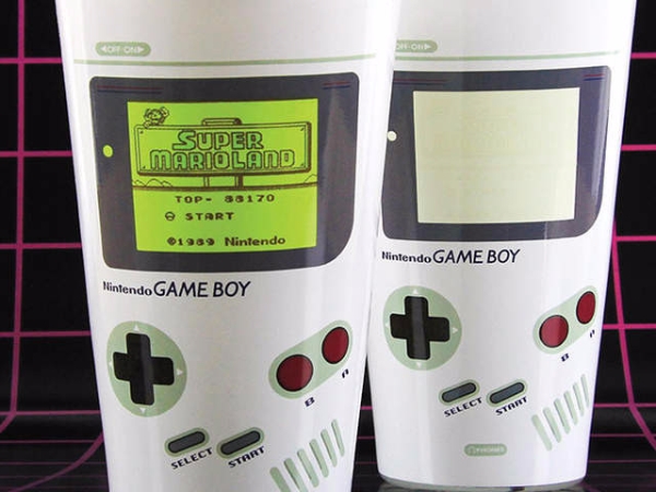 每個男人都忍不住把它倒滿滿的 《任天堂 Game Boy 變色水杯》
