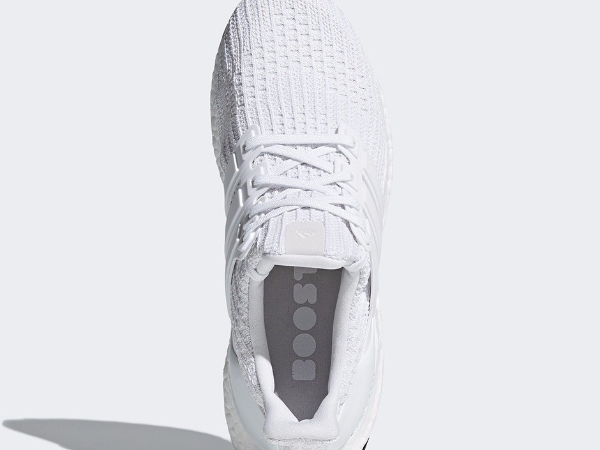 強勢回歸!adidas Ultra BOOST 4.0 "Core White" 正式發售!