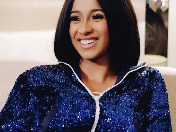不只打敗泰勒絲！Cardi B《最新穿搭》從脫衣舞孃成為「時尚影響力」第4名的饒舌歌手 ！