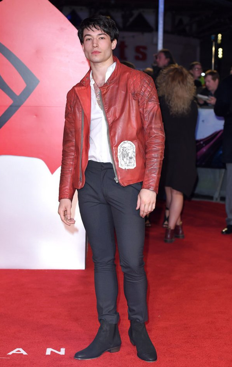 《正义联盟》闪电侠ezra miller 1星期魔鬼锻鍊!