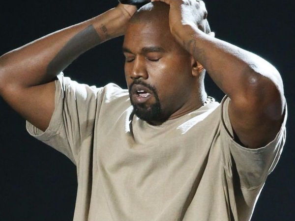 滿滿的 YEEZY 就這樣不見了！價值千萬未上市球鞋在中國意外燒毀　還遭村民劫走！