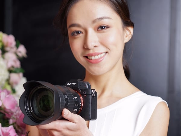 凌駕超高畫質與速度  Sony α7R III創新登場 4,240萬像素x 10fps 連拍x 快速精準自動對焦　完美結合體現於輕巧機身