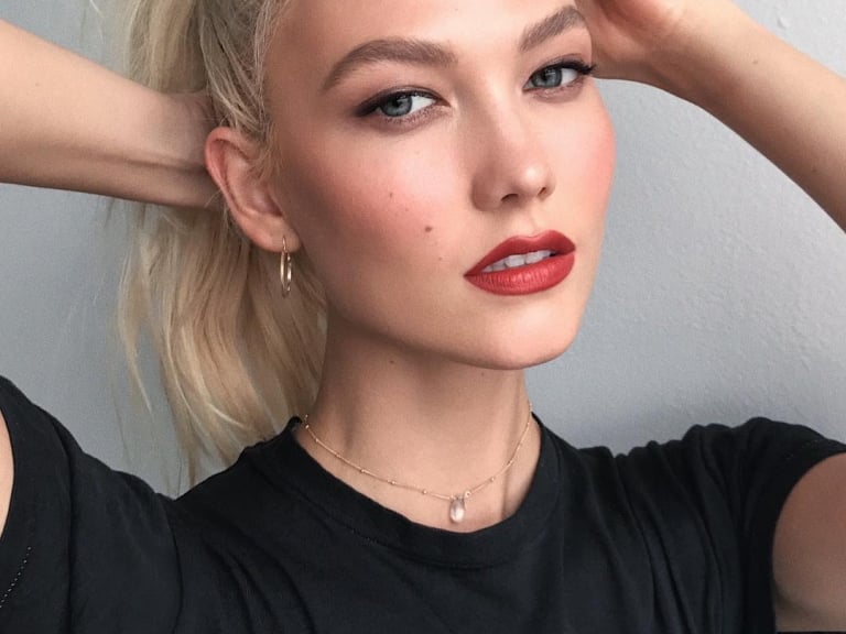 完美肌膚不靠超貴護膚品！VS 常客 Karlie Kloss 就用這種低成本方法！