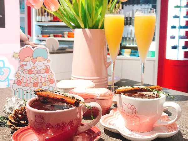 聖誕禮物就決定是它了！超夢幻 Hello Kitty X Le Creuset 聯名，光看心就融化了～