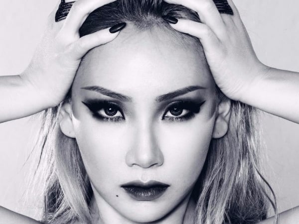 歌迷瘋狂! CL《最新穿搭》演唱會上展現 Girl Crush 極致魅力!
