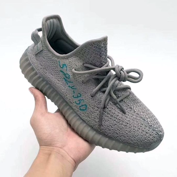 只有肯爺可以超越肯爺！YEEZY BOOST 350 V2 最新配色　實照搶先曝光！